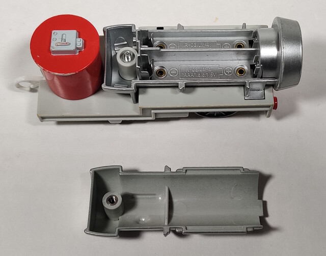 2005 battery_compartment europe jet_engine motor_road_&_rail north_america thomas_the_tank_engine tomy toy train // 1689x1328 // 858KB